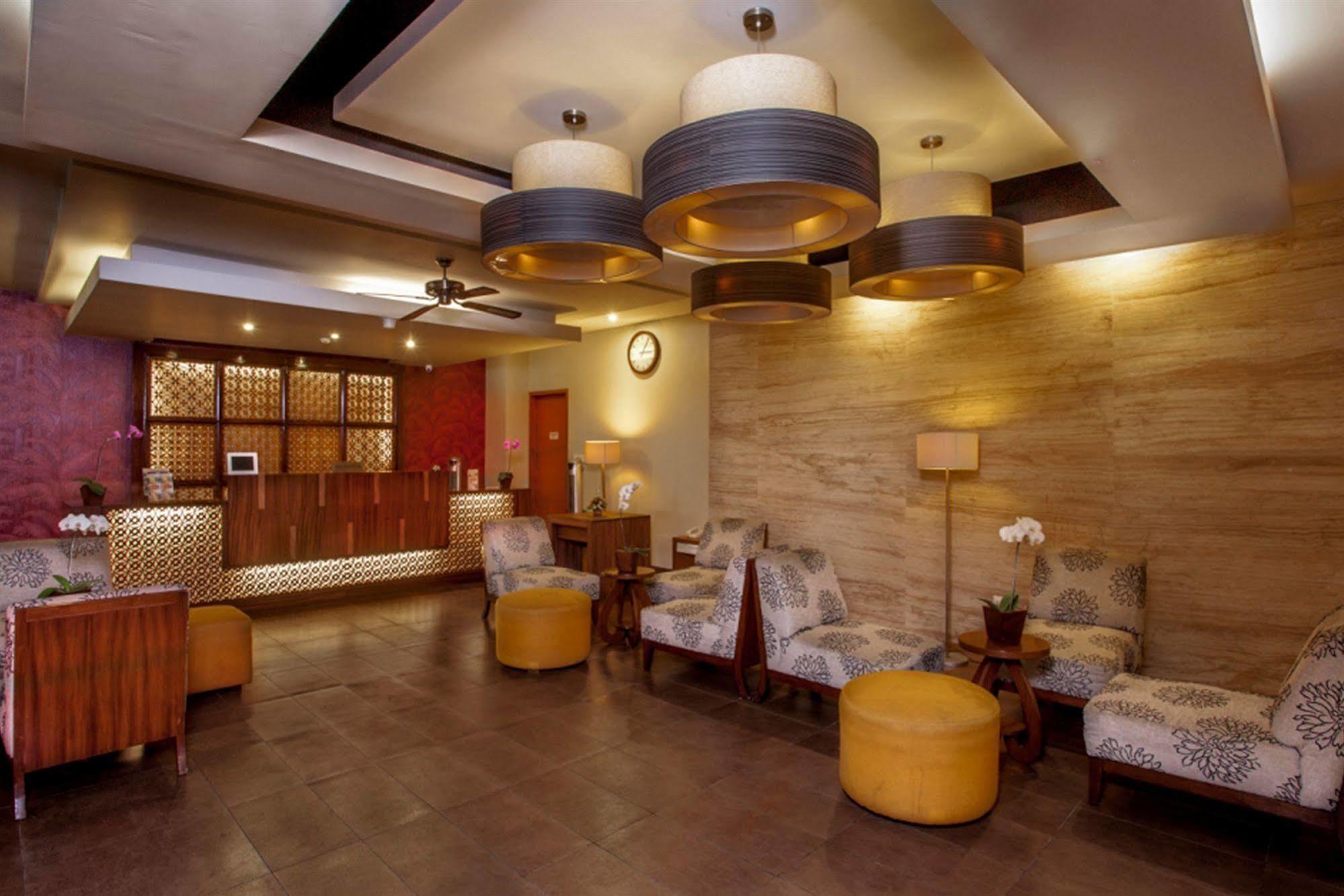 Holiday Inn Express Bali Sunset Road By Ihg Kuta Lombok Kültér fotó