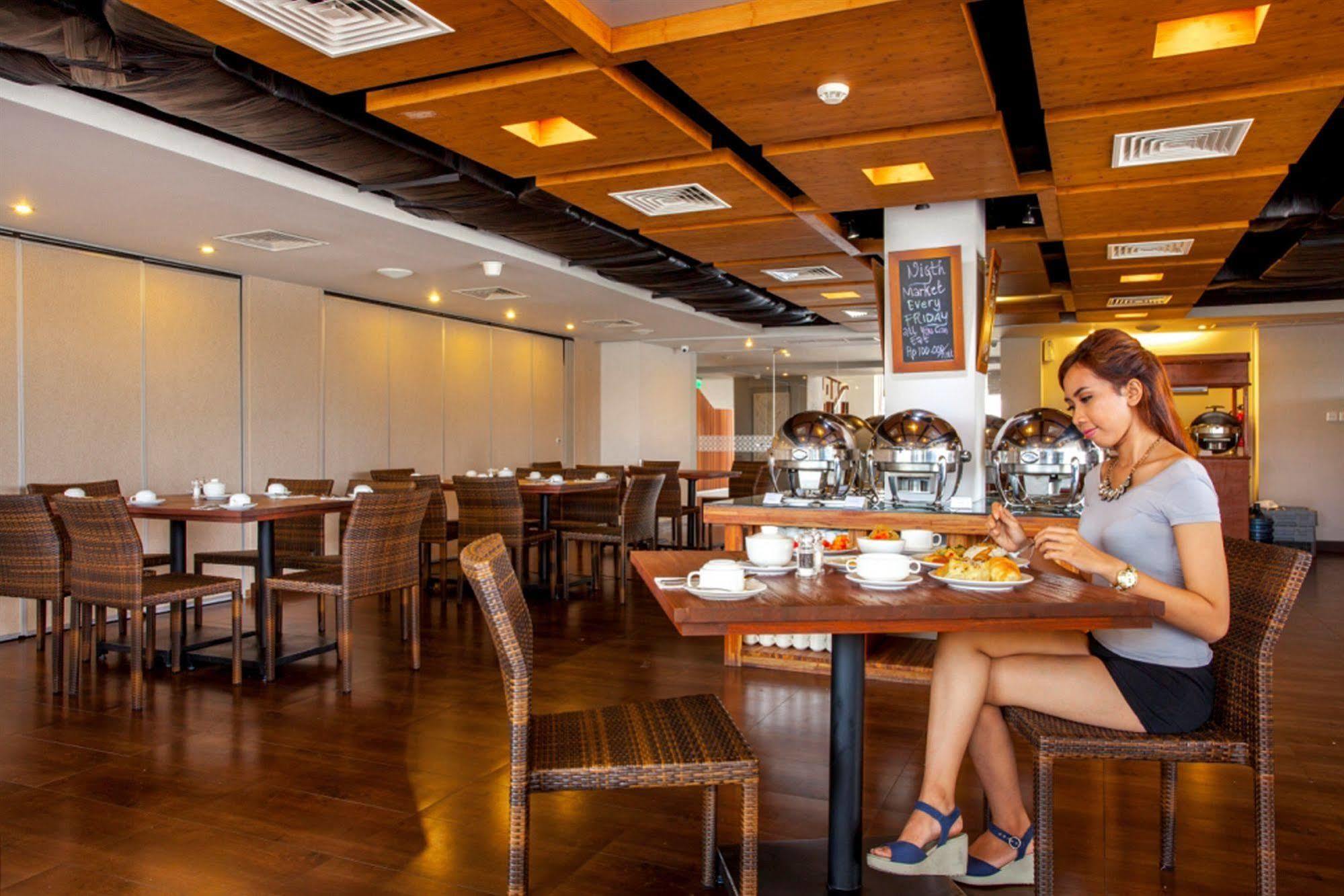 Holiday Inn Express Bali Sunset Road By Ihg Kuta Lombok Kültér fotó