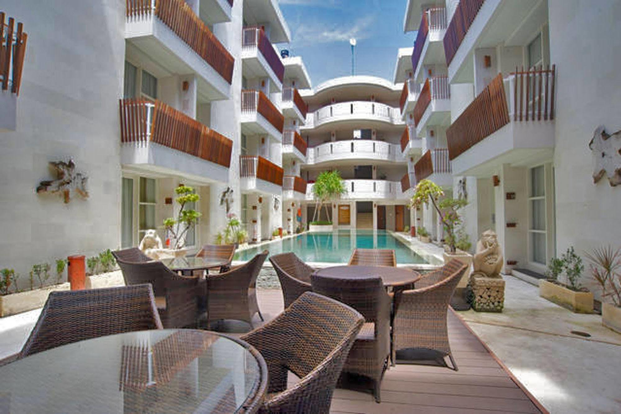 Holiday Inn Express Bali Sunset Road By Ihg Kuta Lombok Kültér fotó