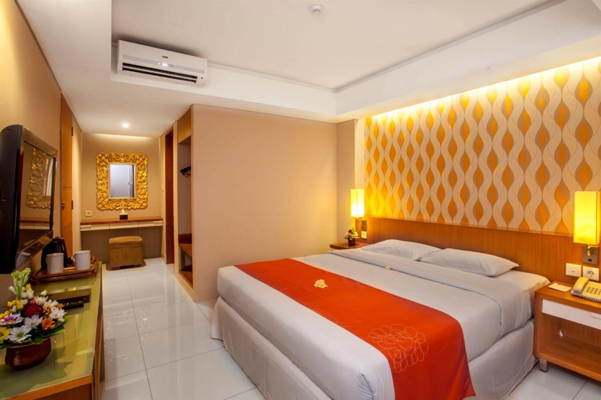 Holiday Inn Express Bali Sunset Road By Ihg Kuta Lombok Kültér fotó