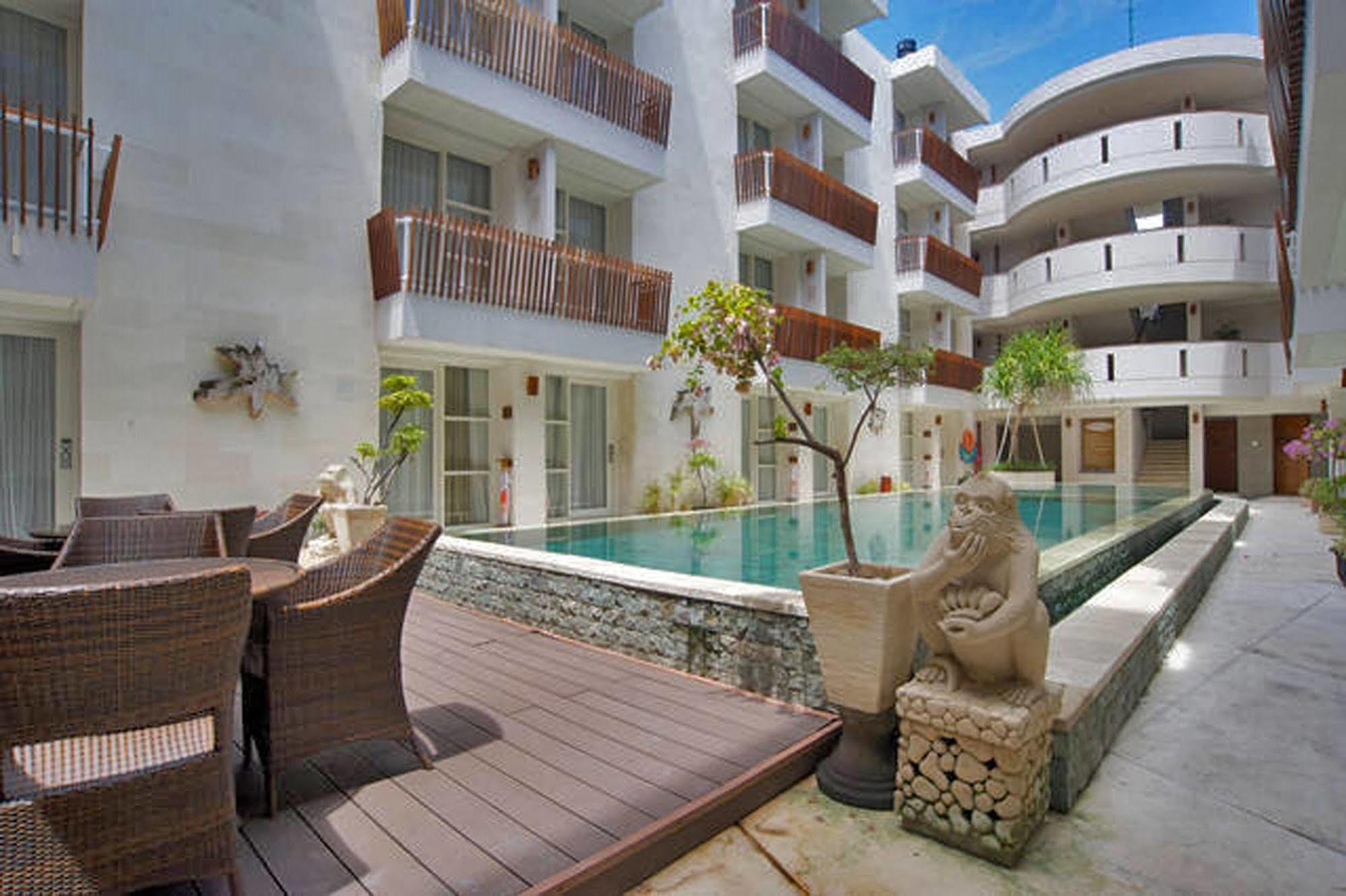 Holiday Inn Express Bali Sunset Road By Ihg Kuta Lombok Kültér fotó